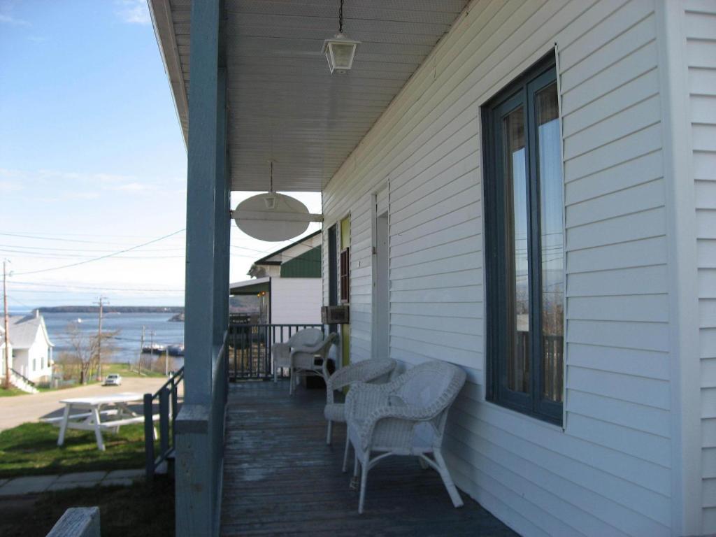 Le Goeland Hotell Tadoussac Eksteriør bilde